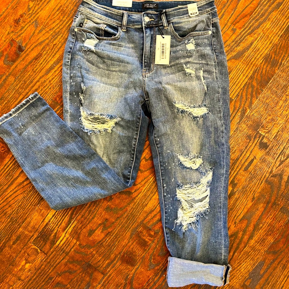 NEW WITH TAGS Judy Blue 14W Boyfriend distressed jeans